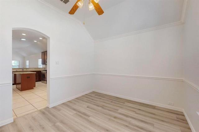 Building Photo - 1720 Bluebird Dr