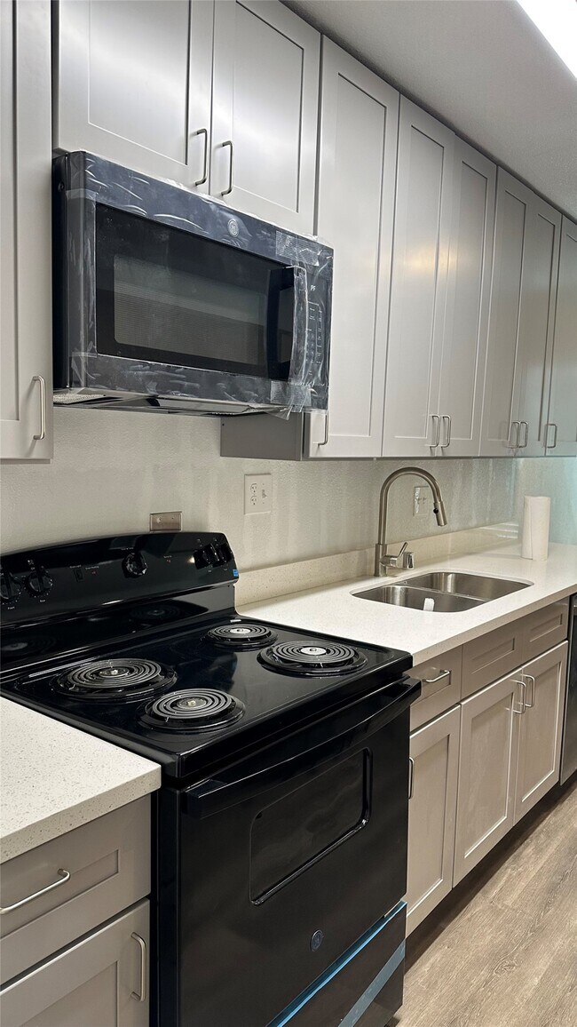 Building Photo - 6200 Ranchester Dr