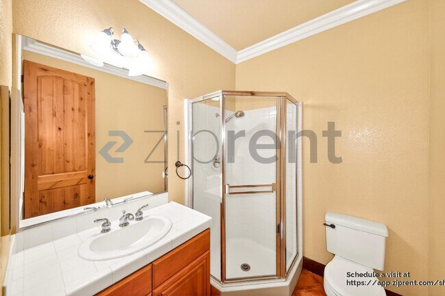 Building Photo - 1485 Clearview Cir