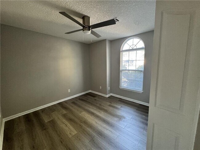 Building Photo - 104 Windridge Dr