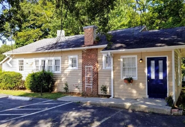 Building Photo - 175 Park Dr