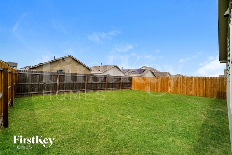 Building Photo - 10786 Prusiner Dr