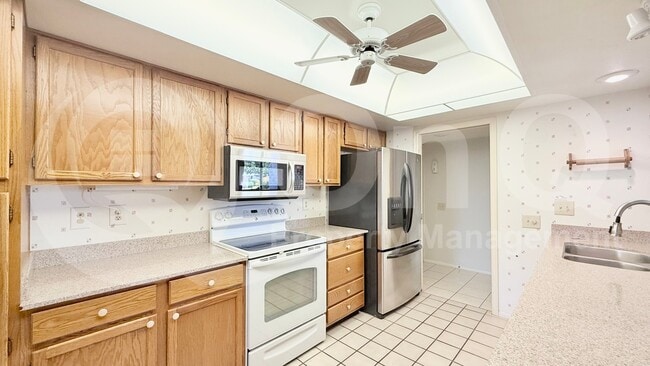 Building Photo - 12527 W Prospect Dr