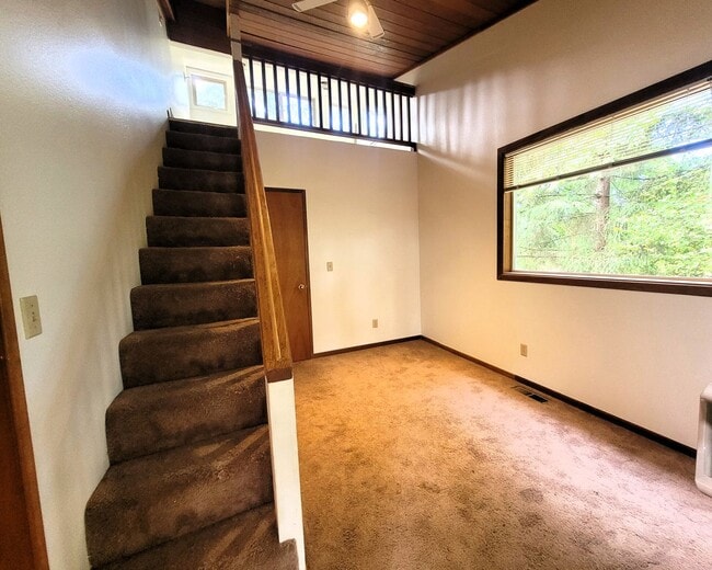 Building Photo - Cabin Style Home, 2 Bedroom - Bellingham, Toledo St