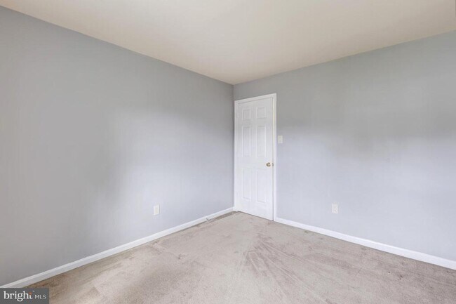 Building Photo - 8010 Old Parsonage Ct