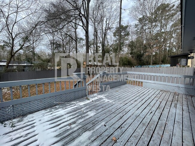 Building Photo - Three Bedroom Home in  Lake Wildwood Gated...