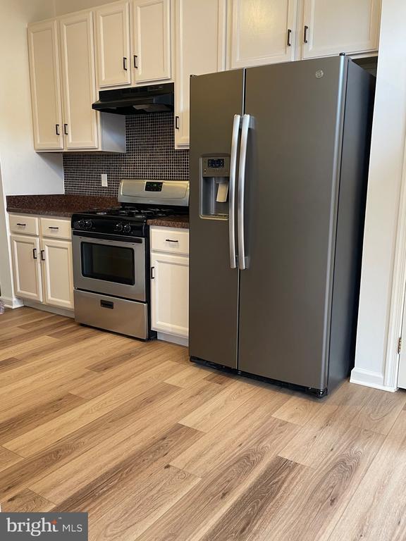 Building Photo - 5 Bridle Ct