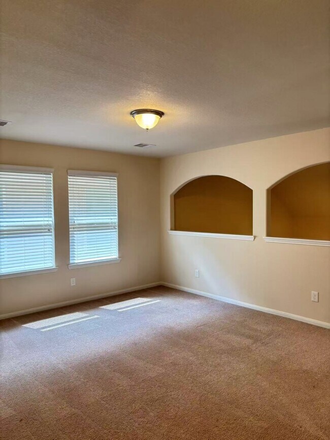 Building Photo - 14246 Dos Palos Dr