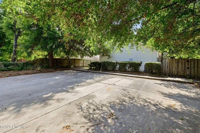 Building Photo - 118 Avondale Ave