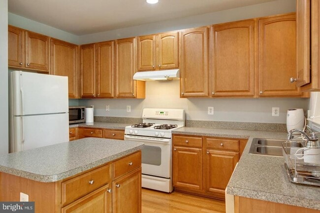 Building Photo - 11013 Apple Orchard Ct