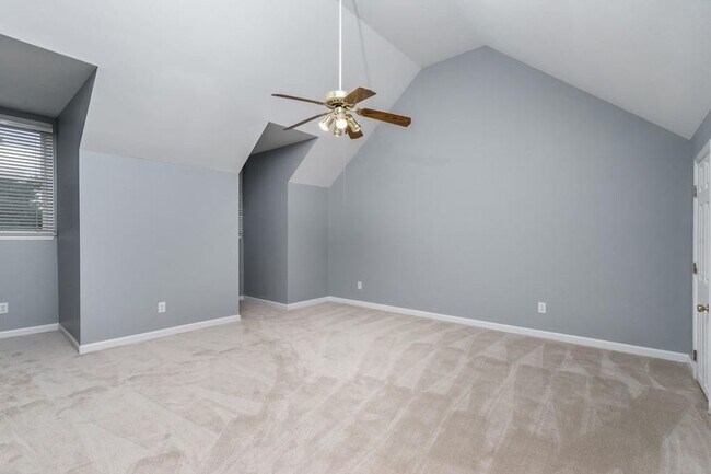 Building Photo - 802 Satinwood Pl