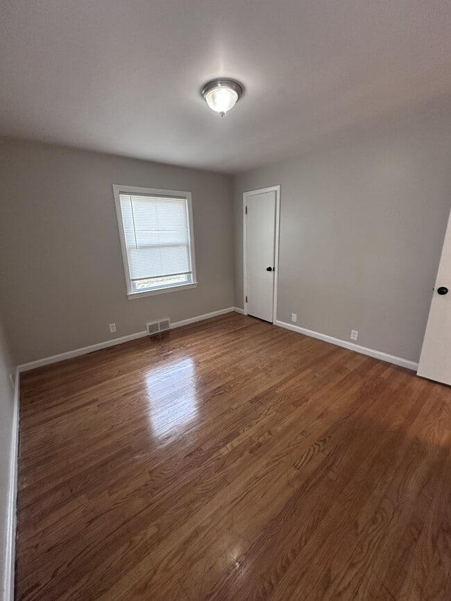 Building Photo - 1240 Avondale Rd