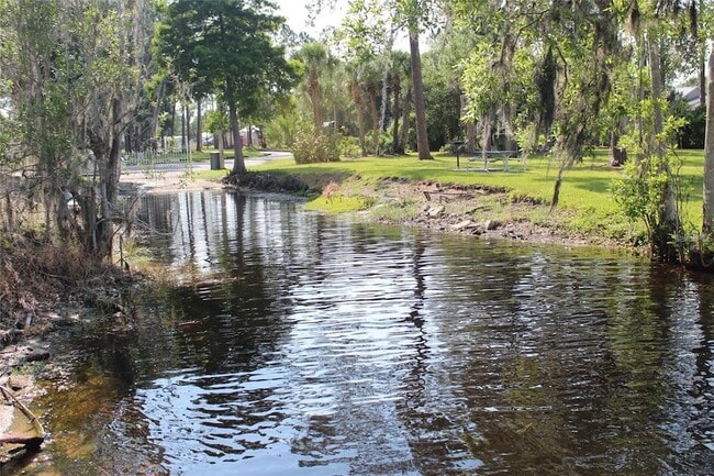 Building Photo - 50989 U S 27 Unit