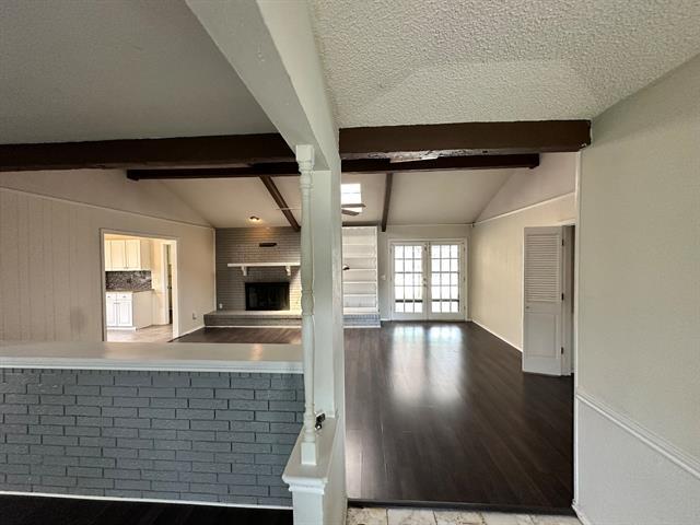 Building Photo - 502 Spring Willow Dr