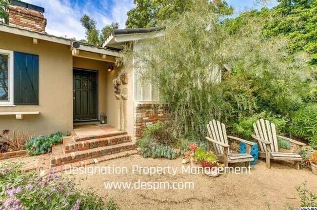 Building Photo - 4385 El Prieto Rd