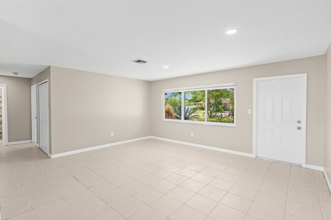 Building Photo - Apartment for rent