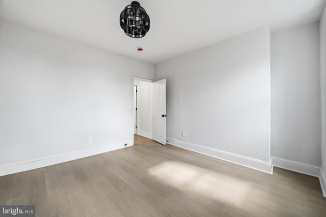 Building Photo - 423 S 20th St
