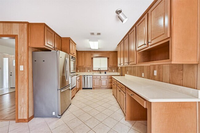 Building Photo - 2920 Heron Dr