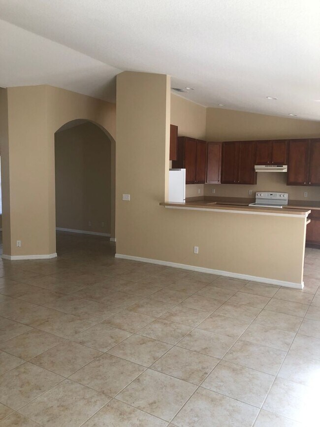 Building Photo - 3 BEDROOM RENTAL HOME AVAILBLE NOW