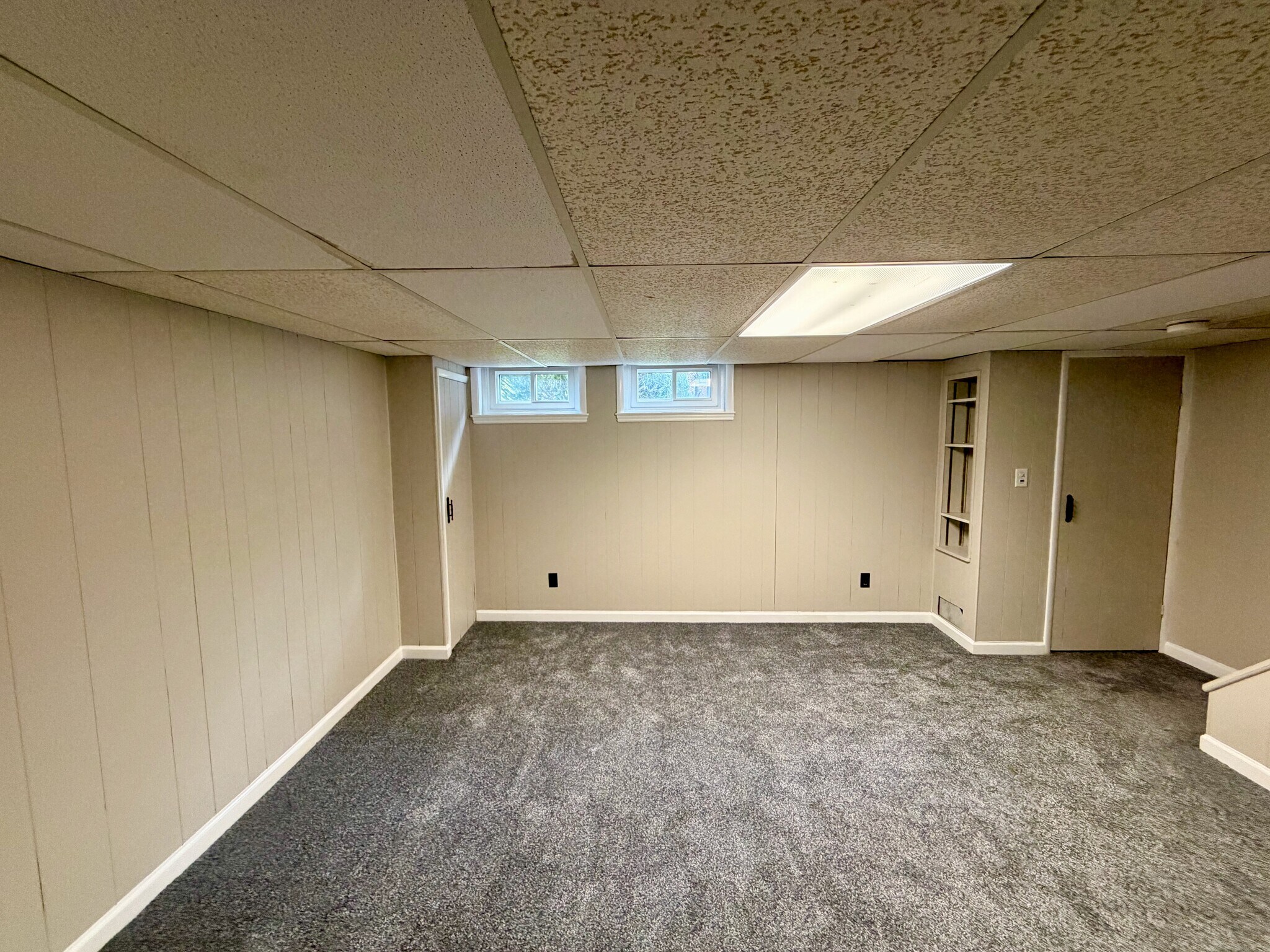 Building Photo - 1644 Thetford Rd