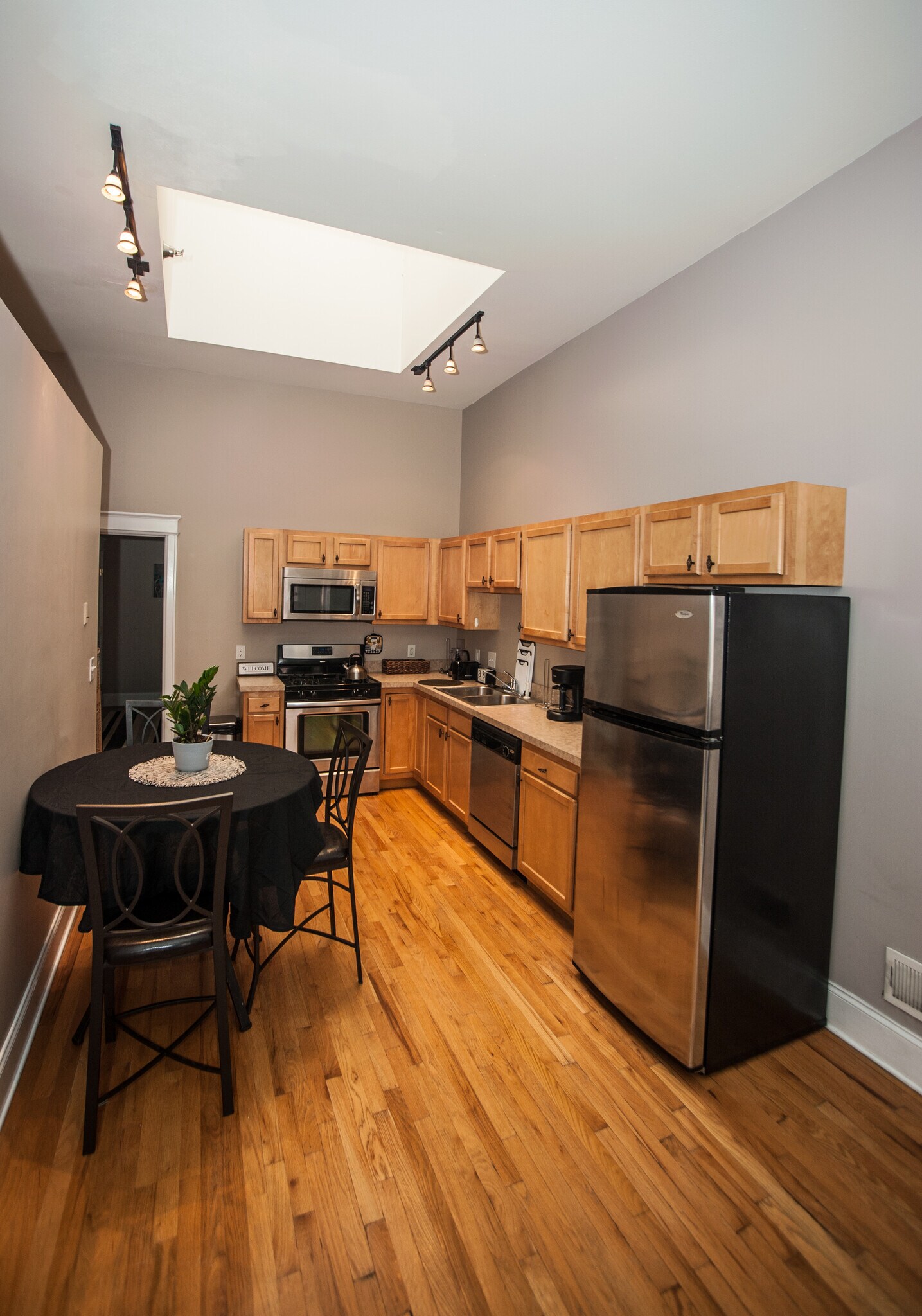 Building Photo - 317 W Fayette St
