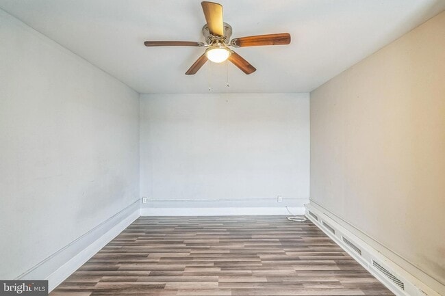 Building Photo - 4658 Mansion St