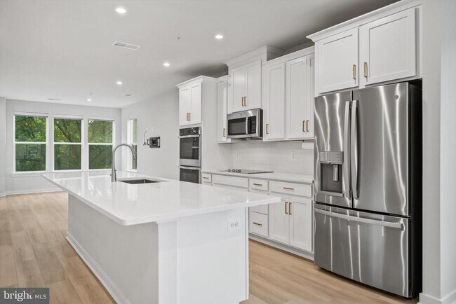 Building Photo - 14256 Newbrook Dr