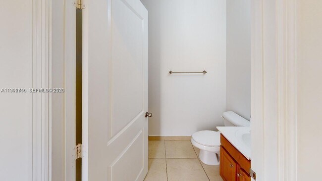 Building Photo - 460 NE 194th Terrace