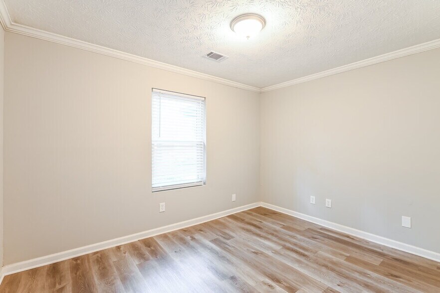 Building Photo - 540 Ansley Dr