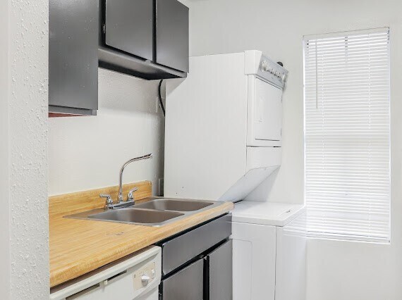 Building Photo - 8323 Wilcrest Dr