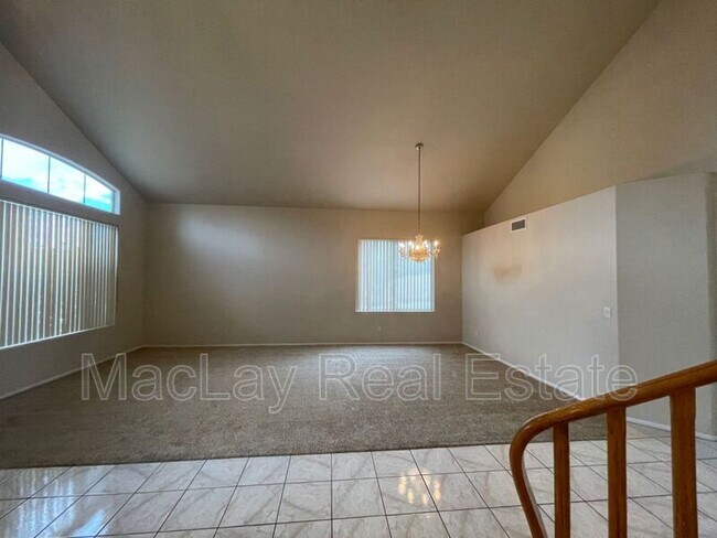 Building Photo - 7140 E Medina Ave