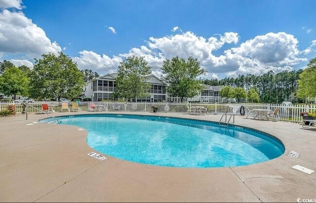Building Photo - Coastal Living Made Easy – 3BR Condo for Rent