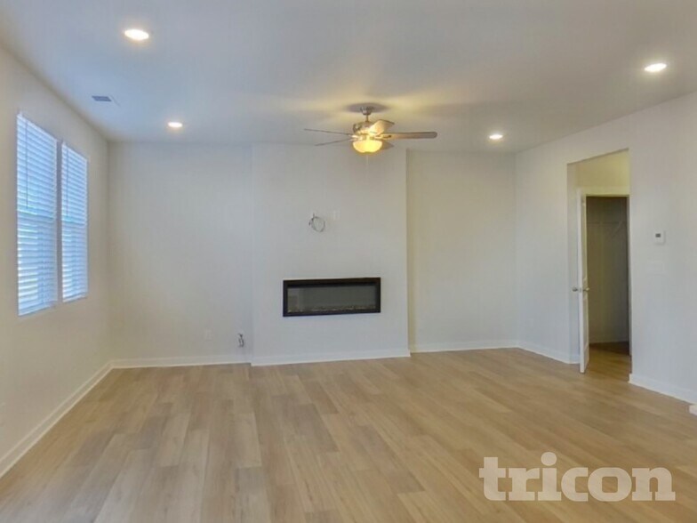 Building Photo - 604 Mountain Vw Dr