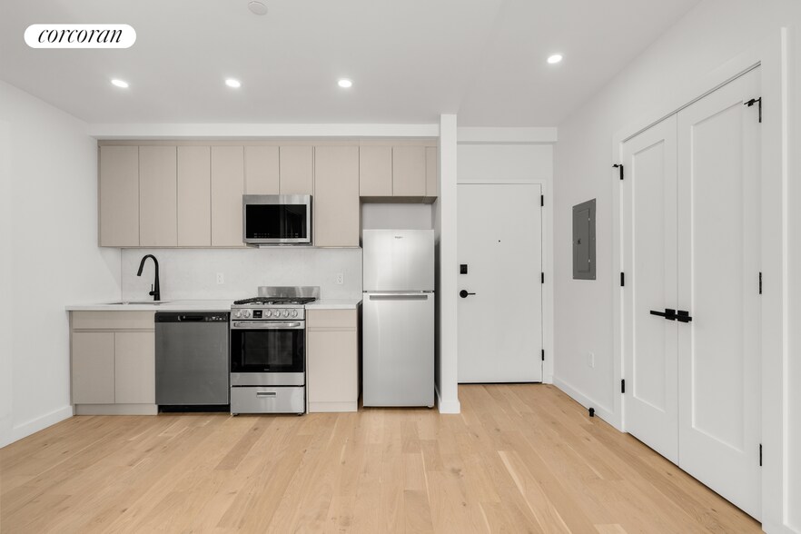 Building Photo - 62 Martense St