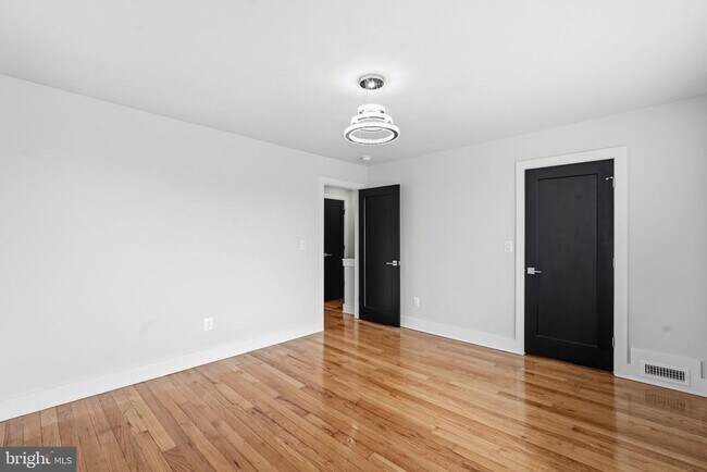 Building Photo - 1204 Trenton Pl SE