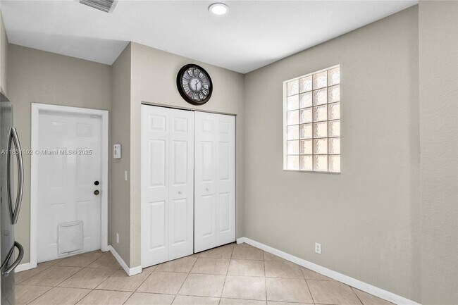 Building Photo - 4137 Briar Ln