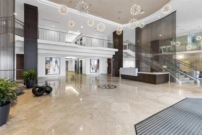 Building Photo - 511 SE 5 Ave