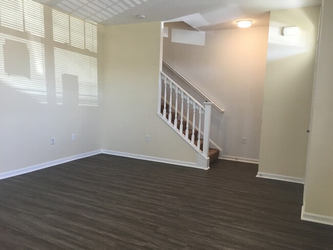 Building Photo - 4315 Farringdon Wy