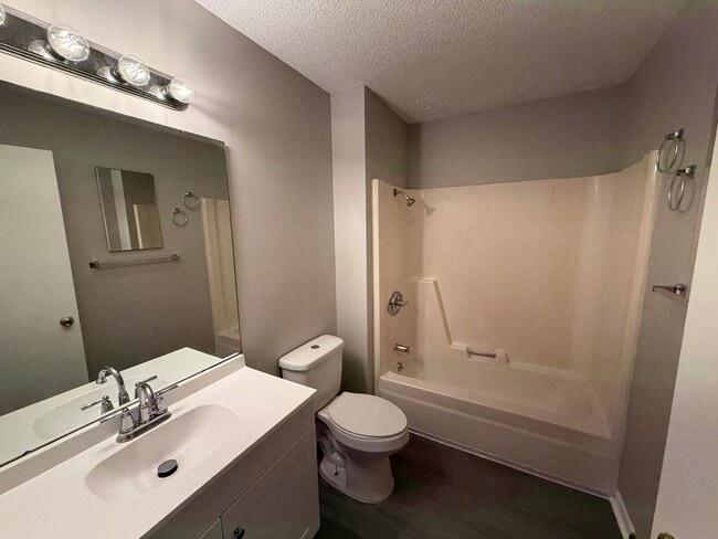 Building Photo - 1 Bed 1 Bath Unit In Shelbyvillle