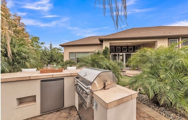 Building Photo - 612 Idlewood Pl