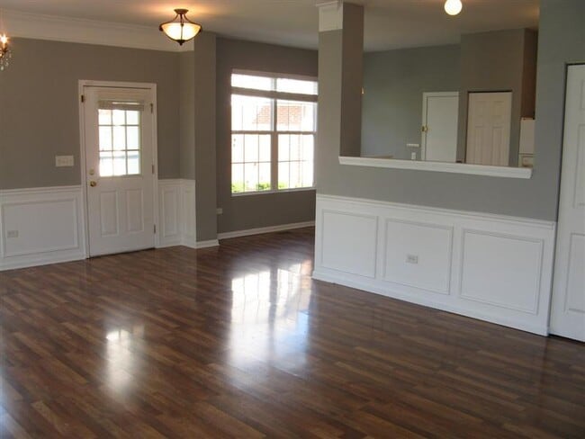 Building Photo - 24019 Walnut Cir
