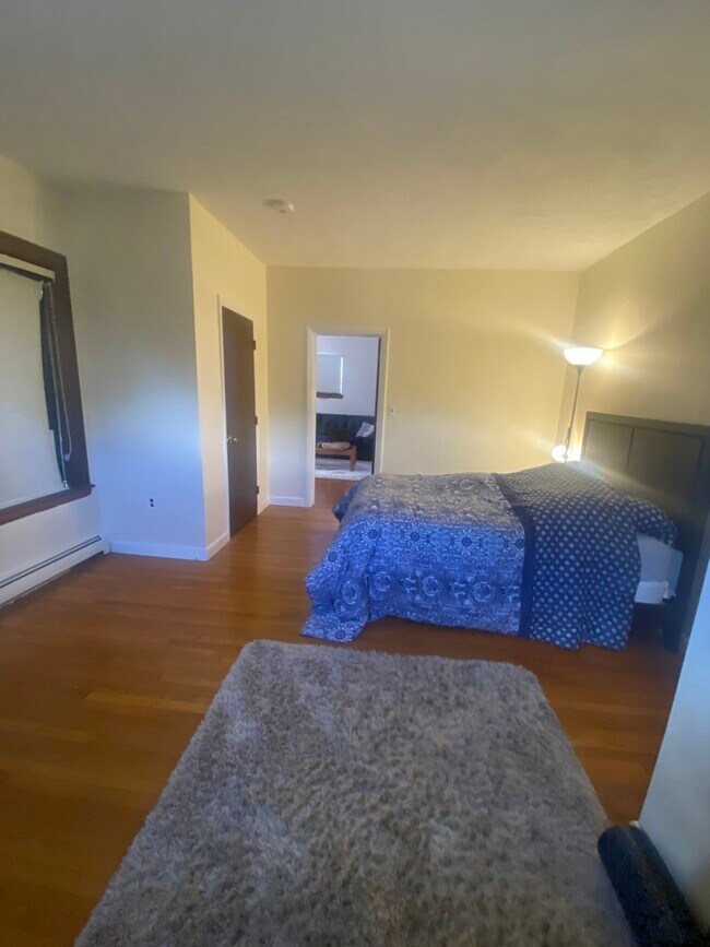 Building Photo - 176 Salem St