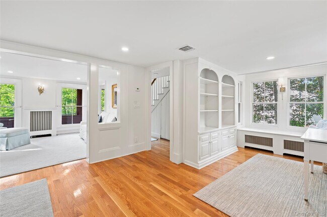 Building Photo - 152 Main St