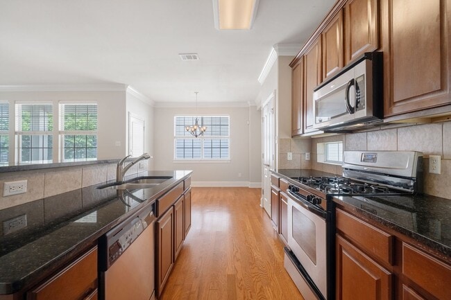Building Photo - "Where Comfort Meets Convenience"