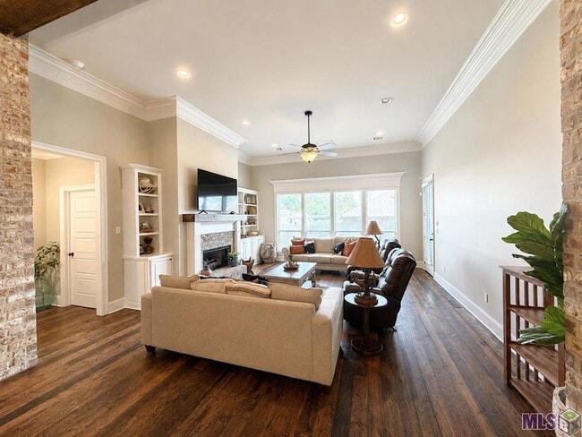 Building Photo - 41035 Talonwood Dr