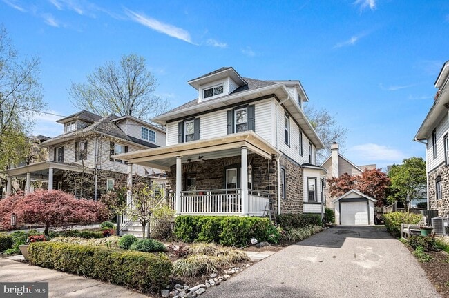 Building Photo - 217 Wayne Ave