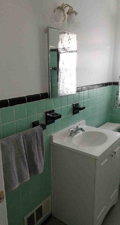 Building Photo - 3405 Cherokee Ave