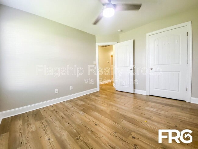 Building Photo - 203 Carew Dr