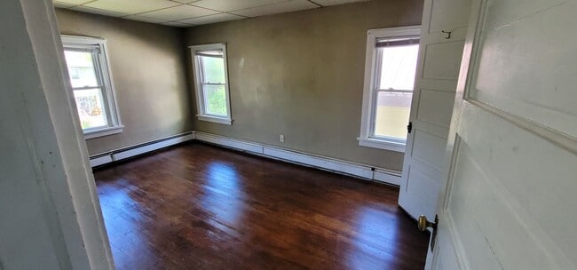 Building Photo - Duluth, MN - 4 bed - 2 bath - Single Famil...