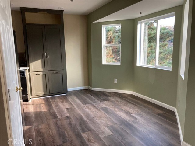 Building Photo - 1620 Edgecliff Dr